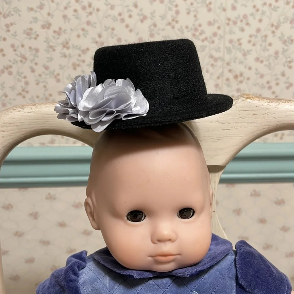 BNWOT GYMBOREE BLACK FELT CLIP ON HAT HAIR ACCESSORY & PALE GRAY RUFFLE ACCENT
